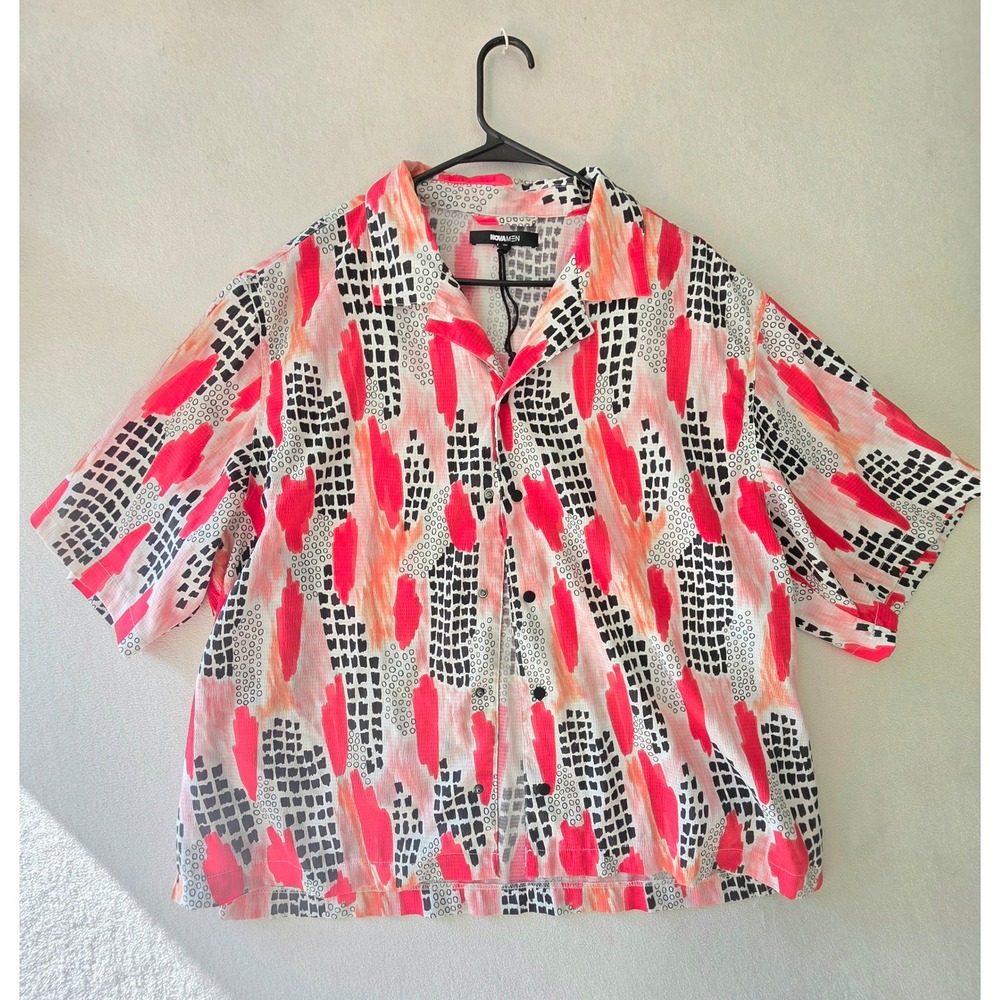NOVAMEN Mens XL Abstract Print Button Up Shirt Pink Black White Camp Casual NEW
